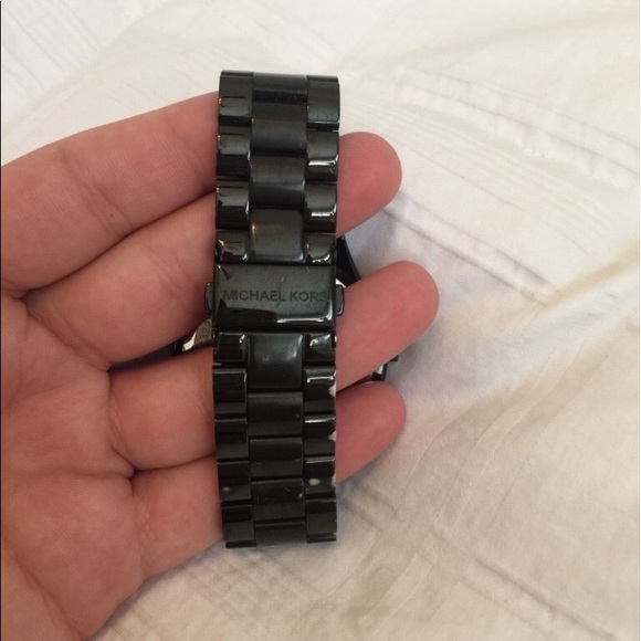 Watch - Picture 2 of 4